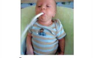 Ребенку 2 недели срыгивает фонтаном